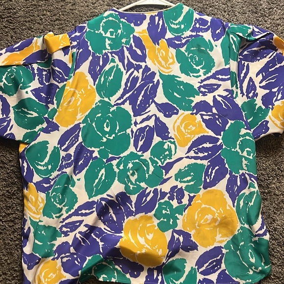 3/$15. Vintage blouse 20 - Picture 4 of 4